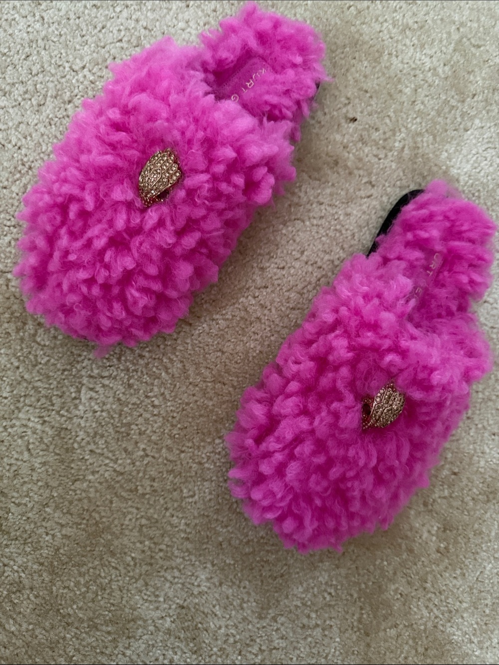 Kurt Geiger Hot Pink Fuzzy Slippers with Gold Eagle Accent. Size 40. New other - Picture 9 of 13